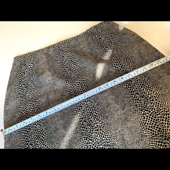 Black & cream phyton snake print sheer pencil skirt lined small side slits US 14 - Picture 9 of 11